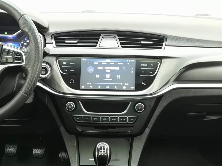 GEELY Emgrand 2017 car image #13