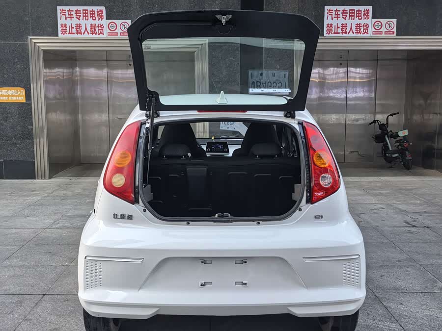 BYD e1 2019 #13 BYD e1 2019 car image #13