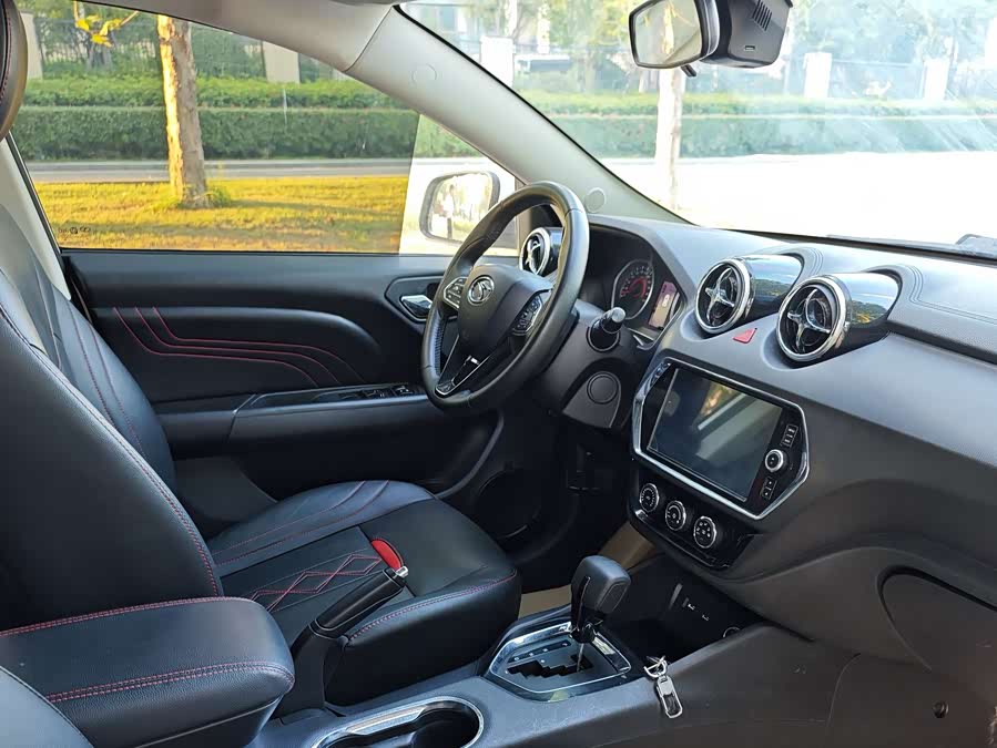 Soueast DX3 2018 #13 Soueast DX3 2018 imagen de coche #13