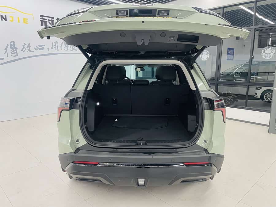 Chevrolet Equinox Plus 2024 car image #13