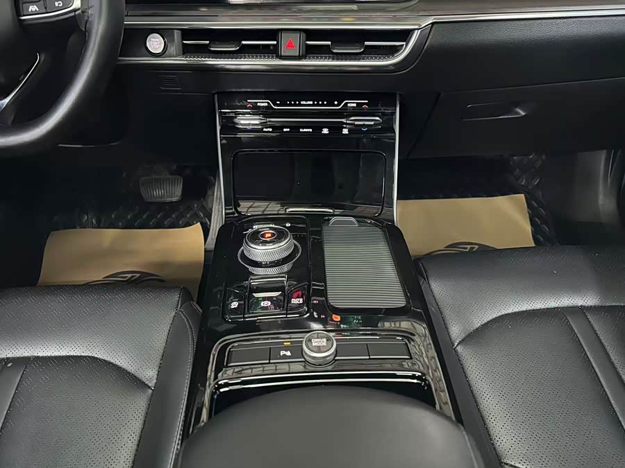 Kia K5 2023 car image #13