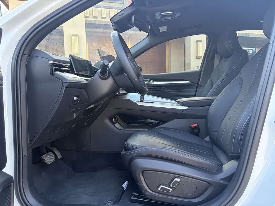 GEELY Preface 2025 #13 GEELY Preface 2025 car image #13