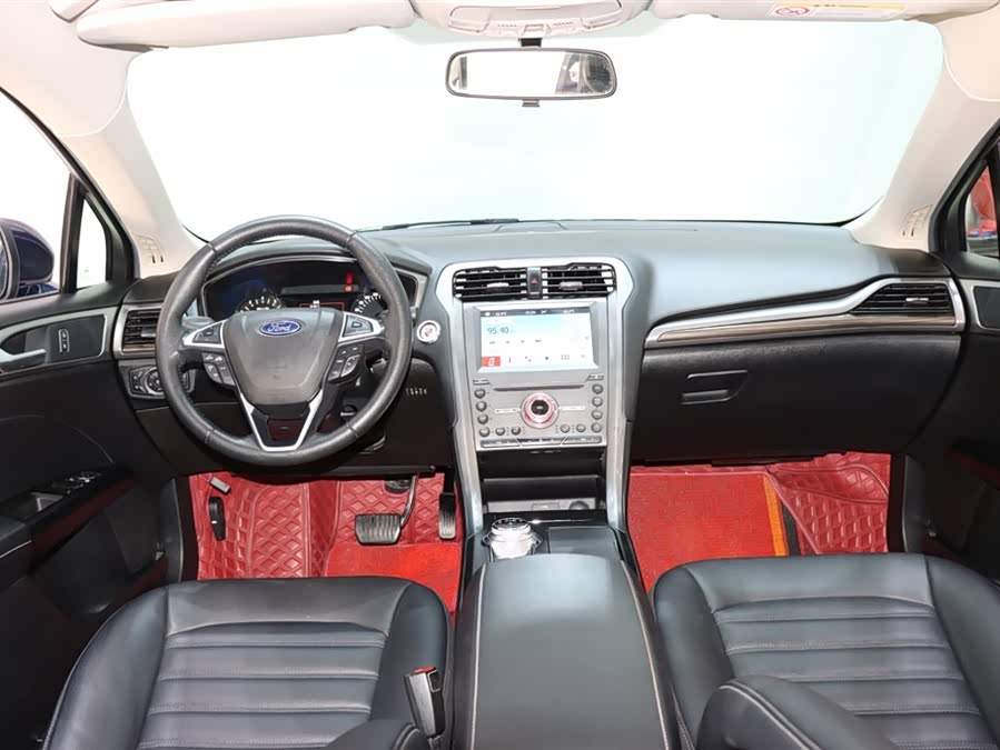 Ford Mondeo 2019 car image #13