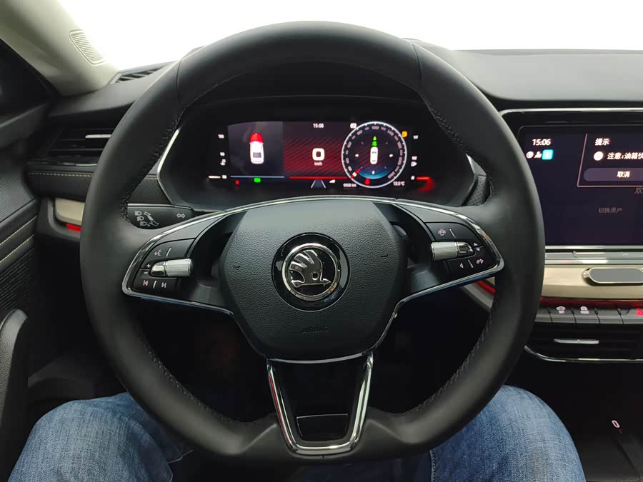 Skoda Octavia 2022 car image #13
