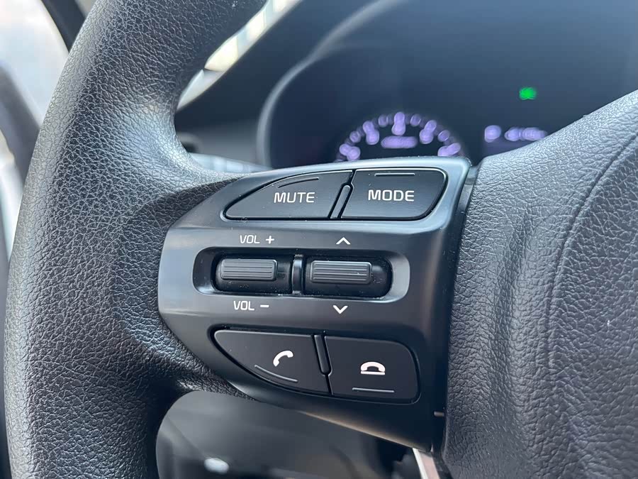 Kia Rio Cross 2017 car image #13