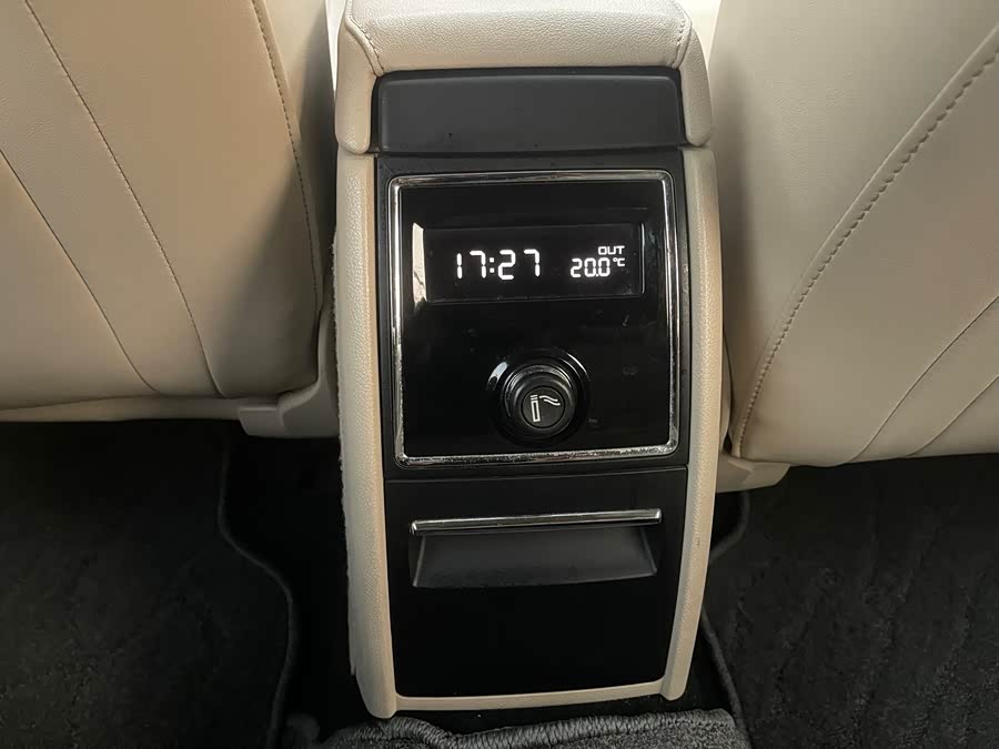 Skoda Superb 2012 immagine di auto #13