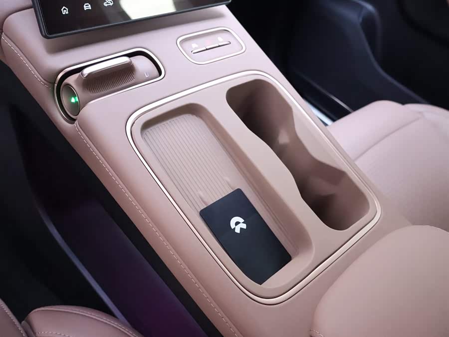 NIO ES6 2024 car image #13