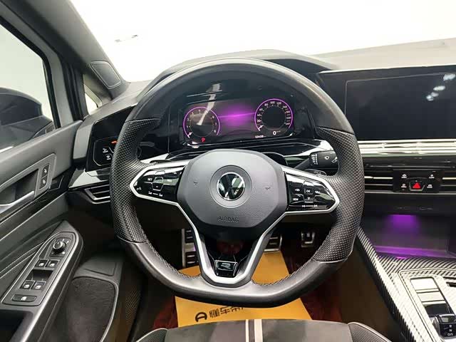 Volkswagen Golf 2023 car image #13