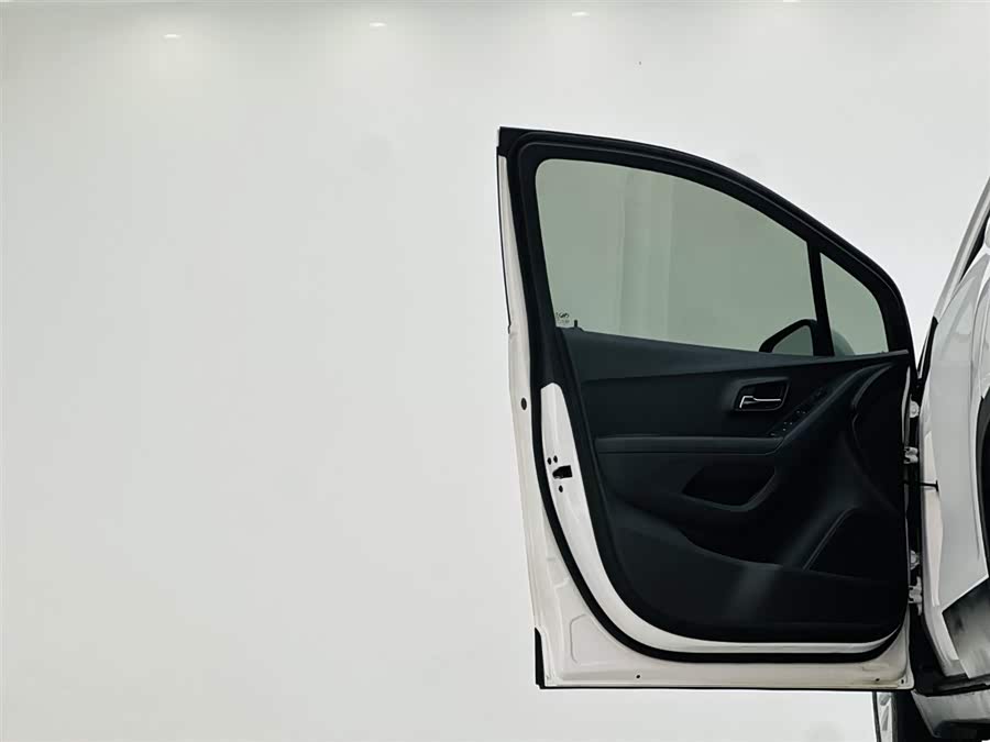 Chevrolet Tracker 2017 #13 Chevrolet Tracker 2017 car image #13