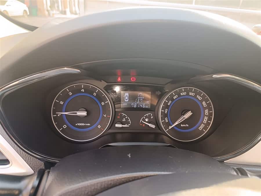 Changan Alsvin V7 2015 car image #13