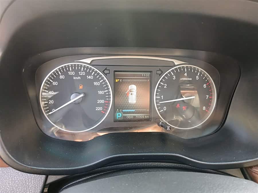 SWM X7 2017 #13 SWM X7 2017 car image #13