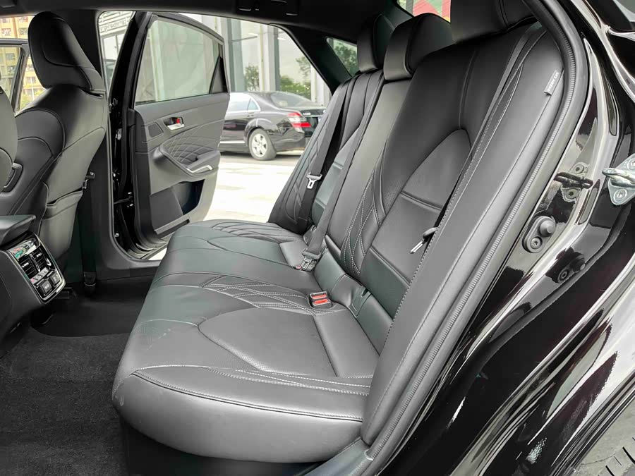 Toyota Avalon 2020 car image #13