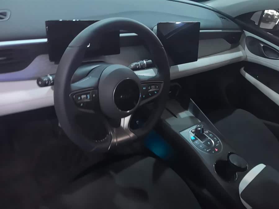 BYD Seal 05 DM-i 2025 car image #13