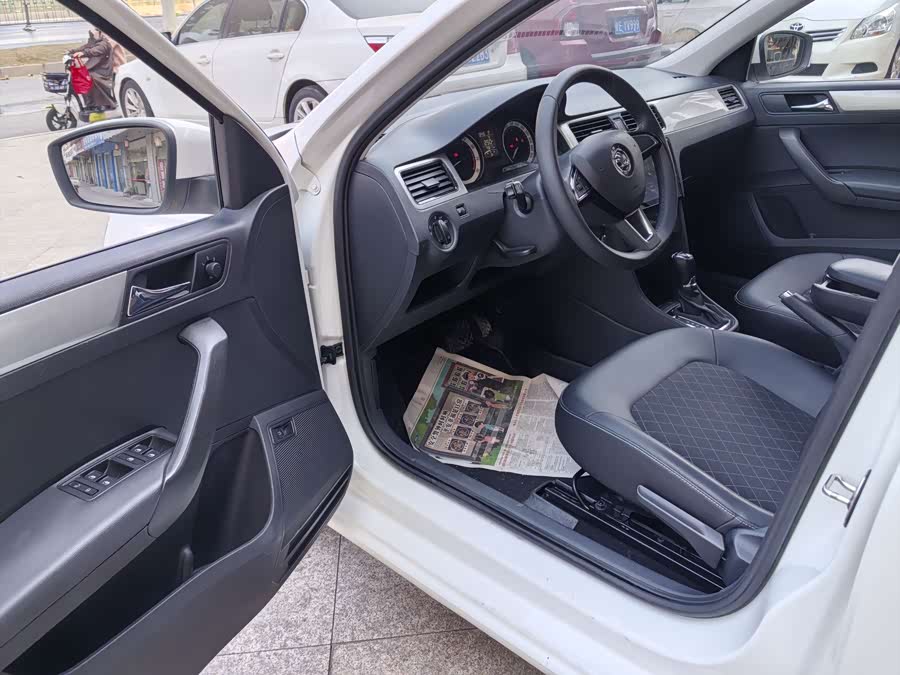 Skoda Rapid 2018 #13 Skoda Rapid 2018 car image #13