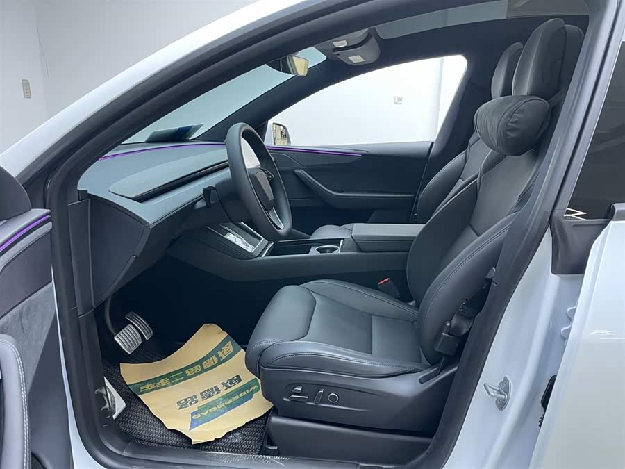 特斯拉 Model Y L 2025 汽车图片 #13