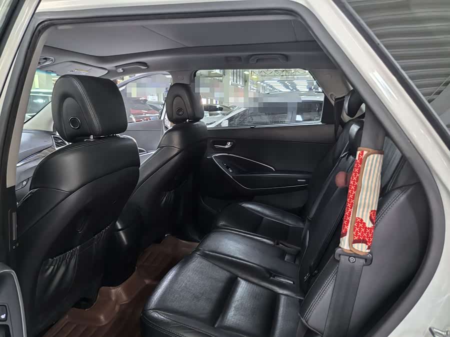 Hyundai Grand Santa Fe 2014 #13 Hyundai Grand Santa Fe 2014 car image #13