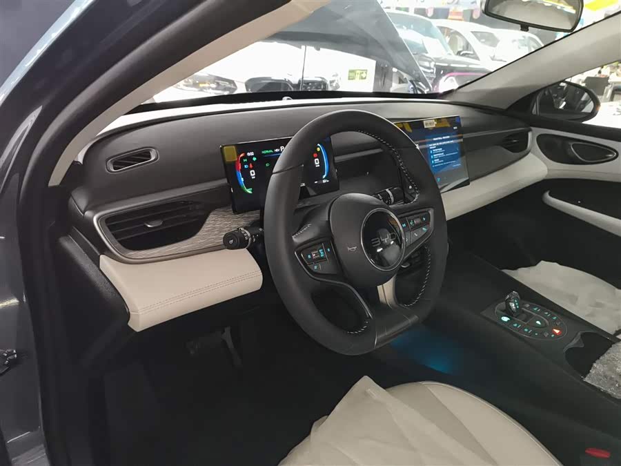 BYD Seal 05 DM-i 2025 car image #13