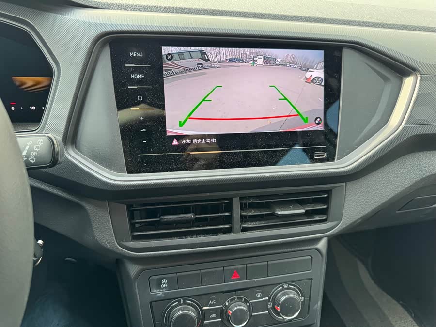 Volkswagen T-Cross 2021 #13 Volkswagen T-Cross 2021 car image #13