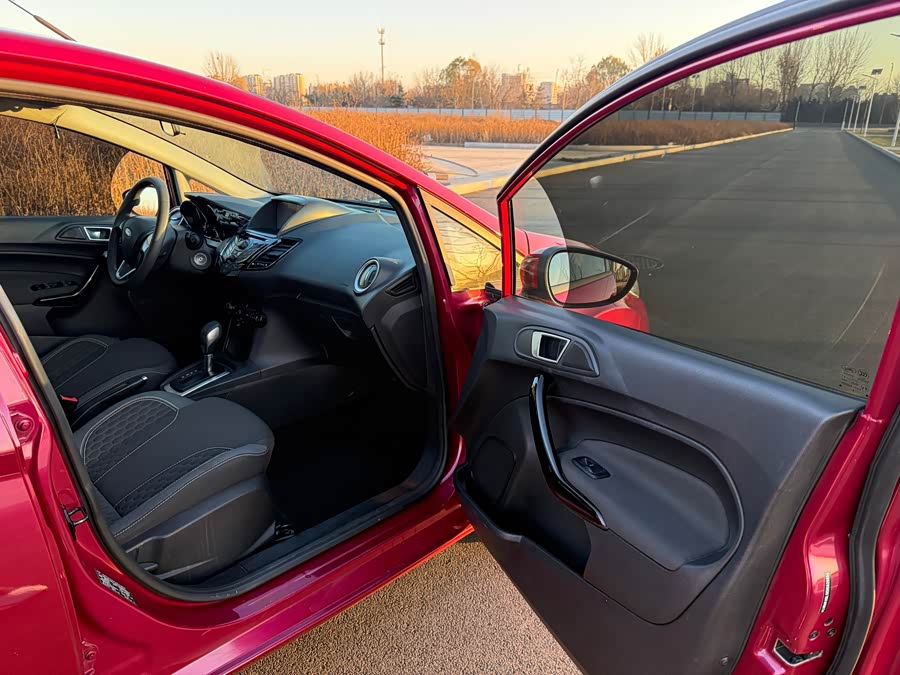 Ford Fiesta 2014 immagine di auto #13