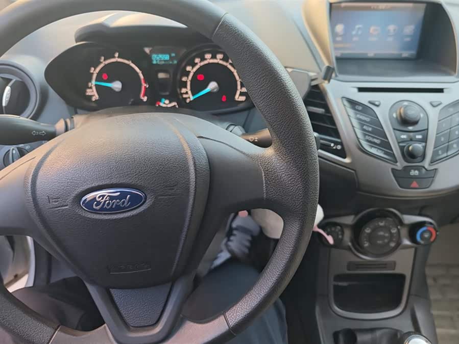 Ford Fiesta 2013 صورة سيارة #13