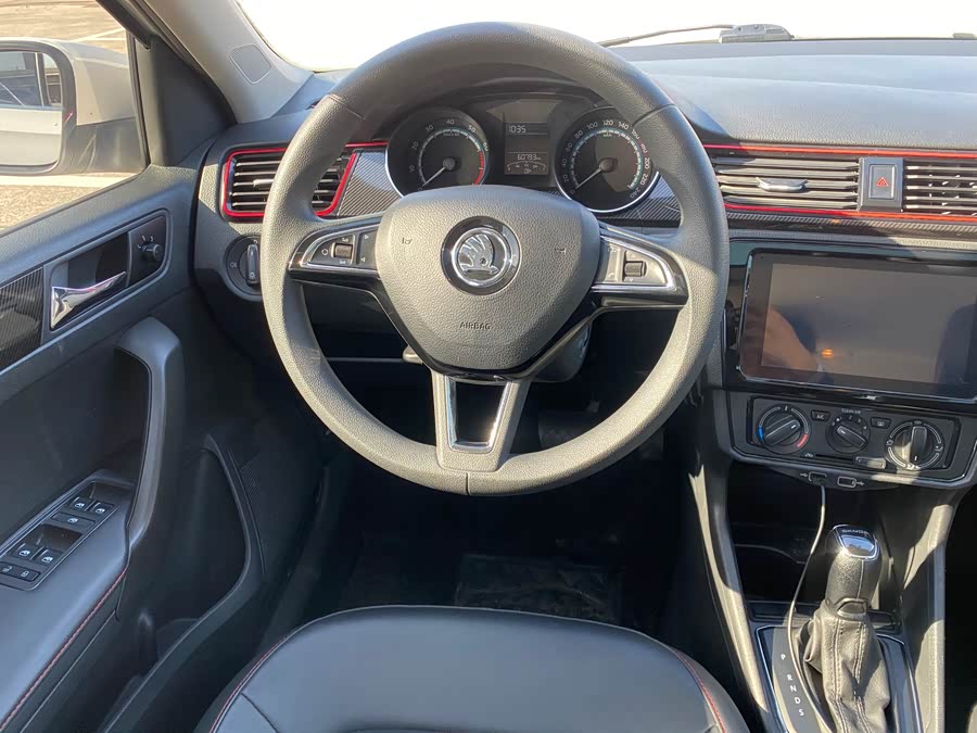 Skoda Rapid Spaceback 2020 immagine di auto #13