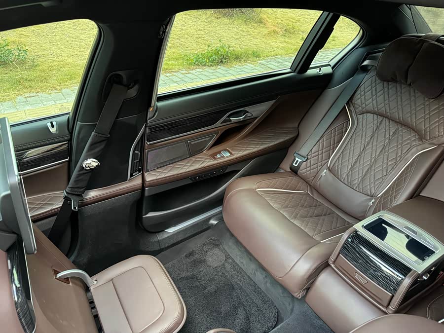 BMW 7 Series 2022 #13 BMW 7 Series 2022 car image #13