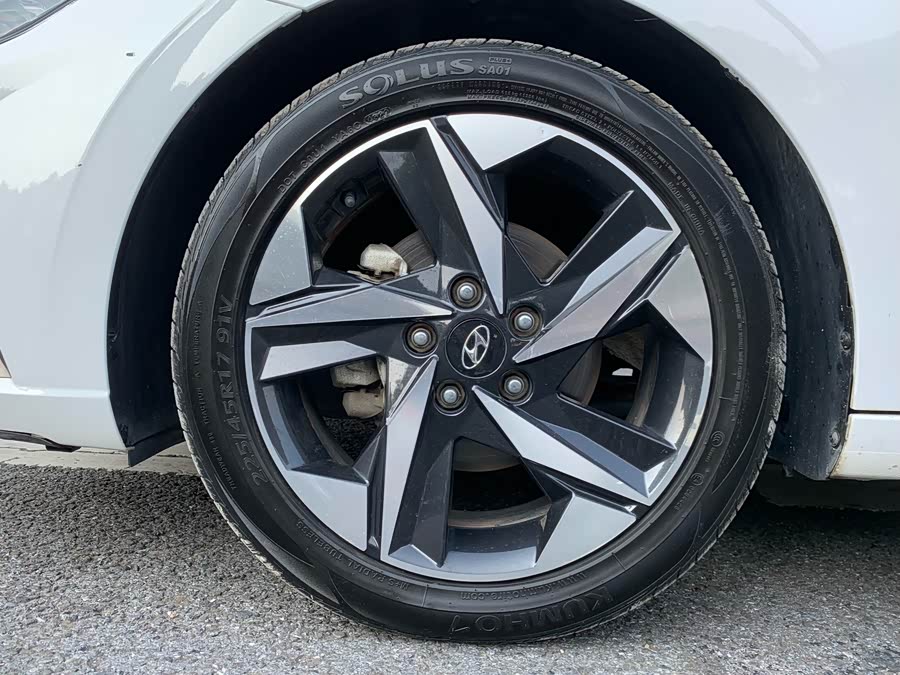 Hyundai Elantra 2022 car image #13