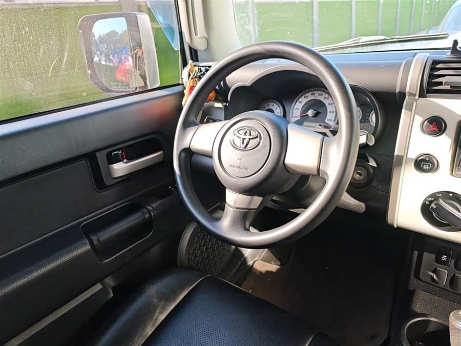 Toyota FJ Cruiser 2018 #13 Toyota FJ Cruiser 2018 car image #13