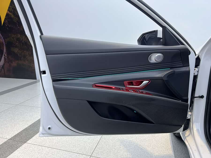 Hyundai Elantra 2022 car image #13