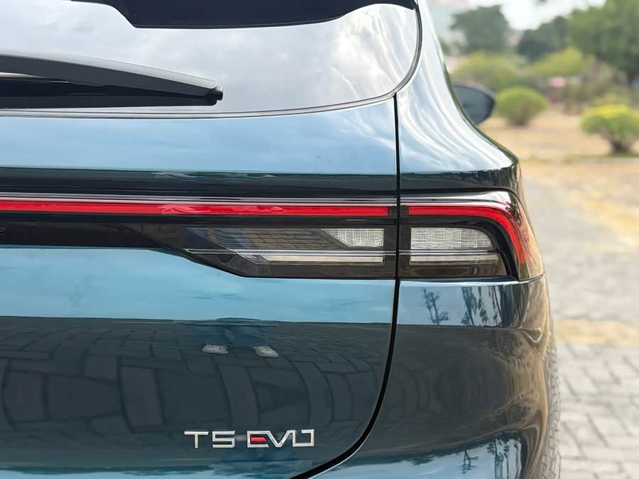 Forthing T5 EVO 2022 car image #13