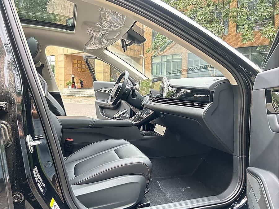 2023 car image #13