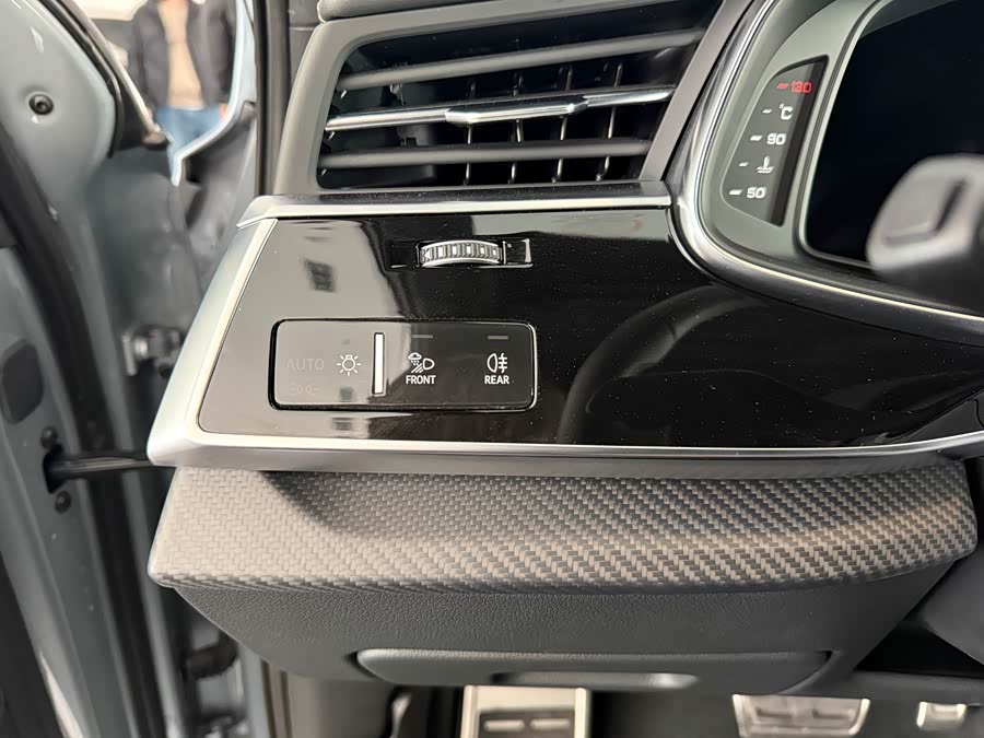 Audi SQ7 2024 изображение автомобиля #13