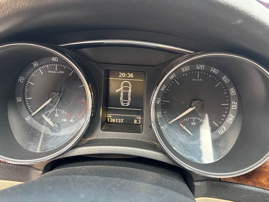 Skoda Superb 2013 car image #13