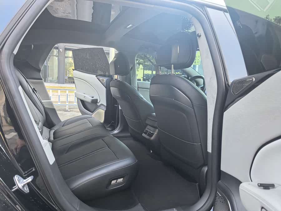 极氪 极氪007 2024 汽车图片 #13