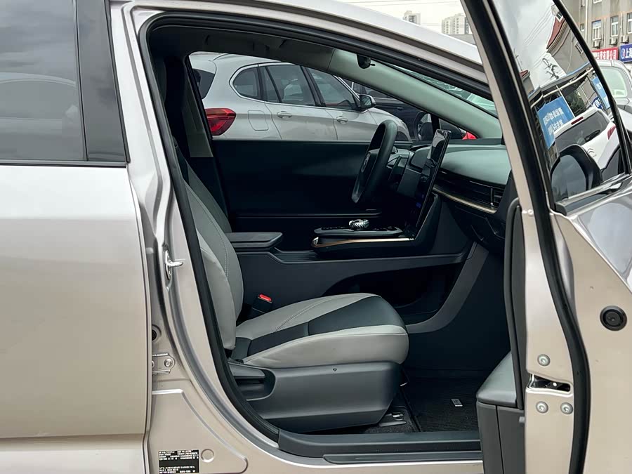 Toyota bZ3 2023 immagine di auto #13