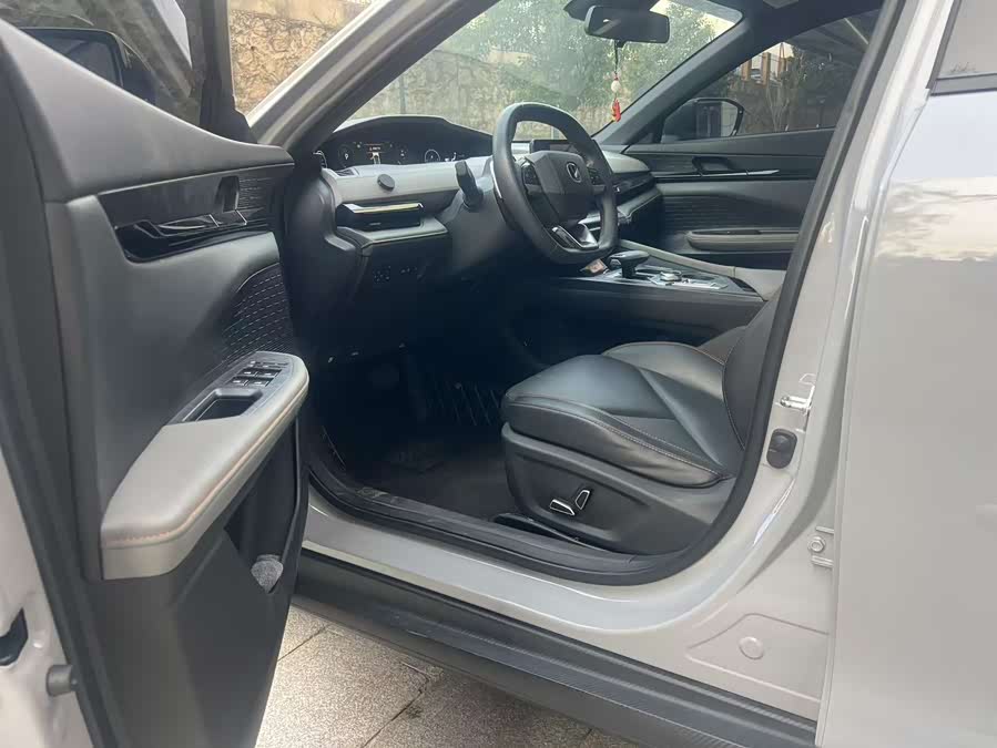 Changan UNI-V 2022 #13 Changan UNI-V 2022 car image #13
