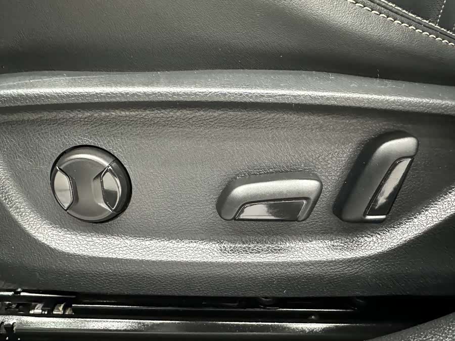 Skoda Octavia 2021 car image #13