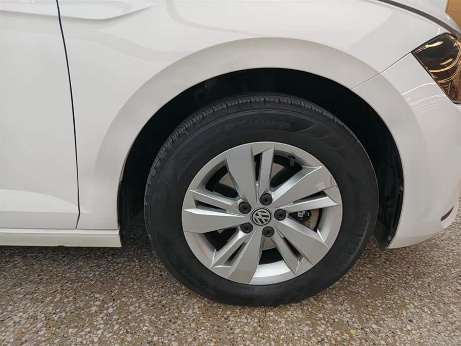 Volkswagen Polo 2020 car image #13