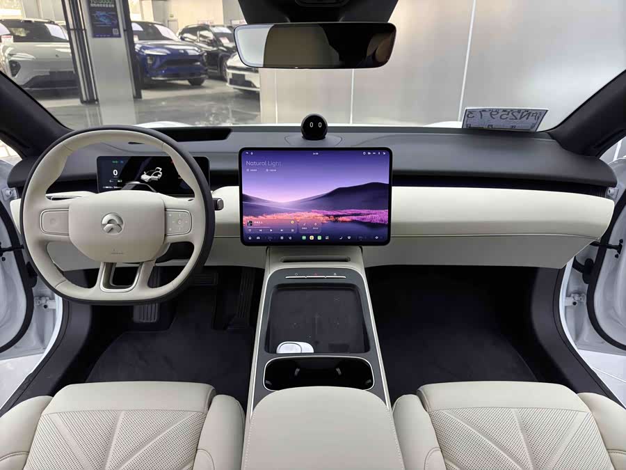 NIO ET5 car image #13