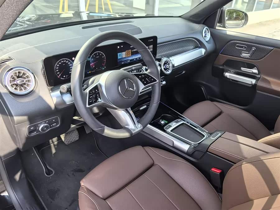 Mercedes-Benz GLB Class 2025 immagine di auto #13