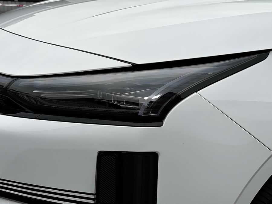 GEELY 2025 #13 GEELY 2025 car image #13