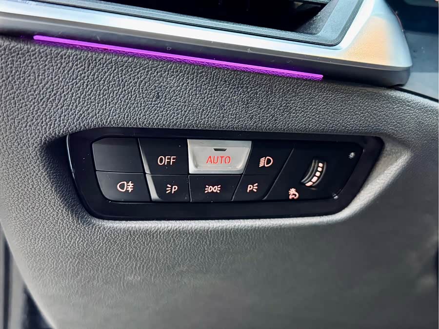 BMW 3 Series 2020 car image #13