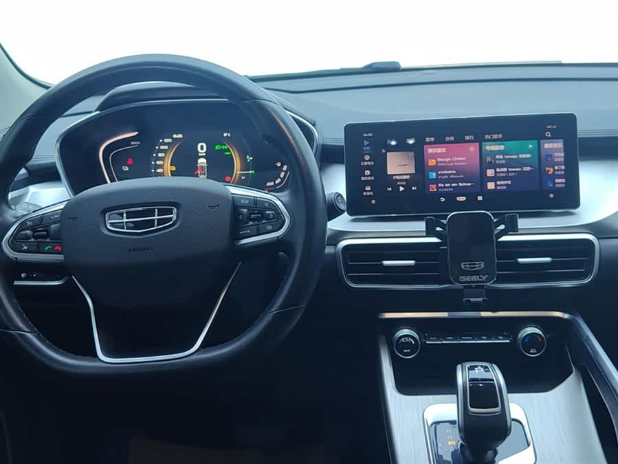 GEELY Coolray New Energy 2021 #13 GEELY Coolray New Energy 2021 car image #13