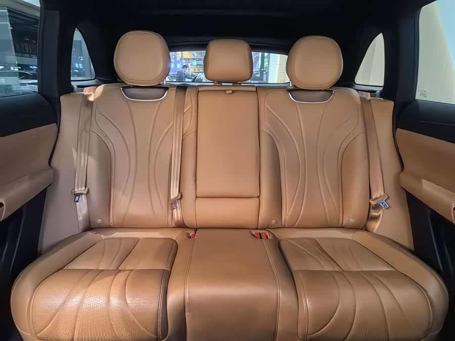 Xpeng G9 2023 car image #13