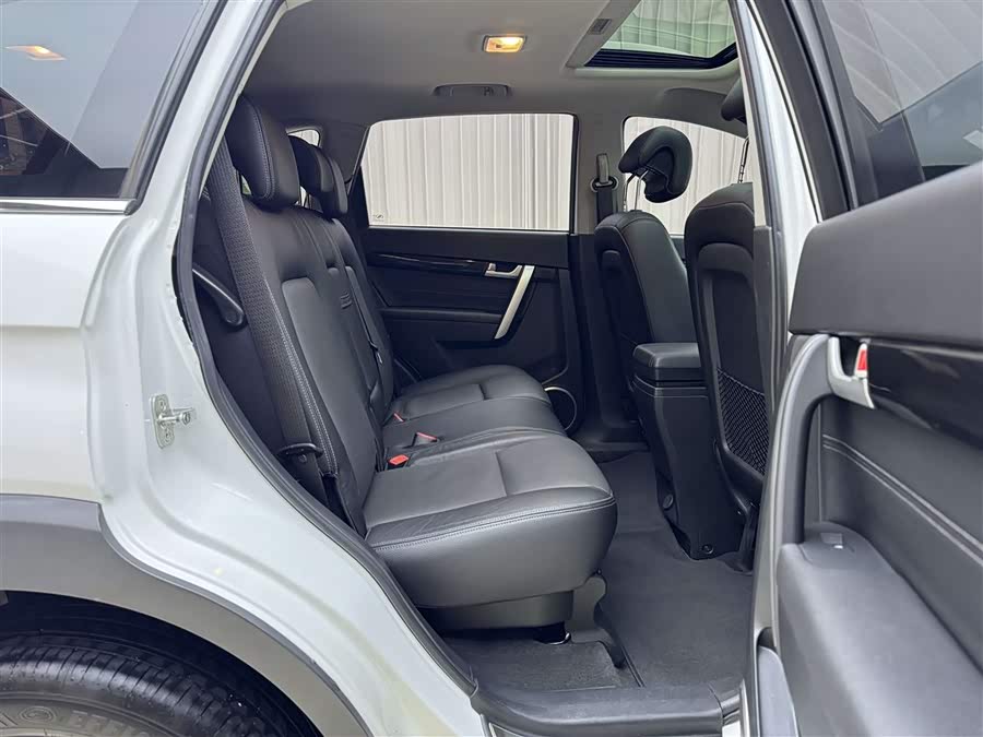 Chevrolet Captiva 2017 car image #13