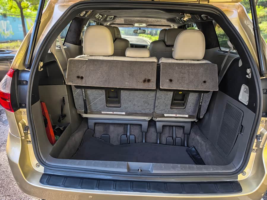 Toyota SIENNA 2015 car image #13