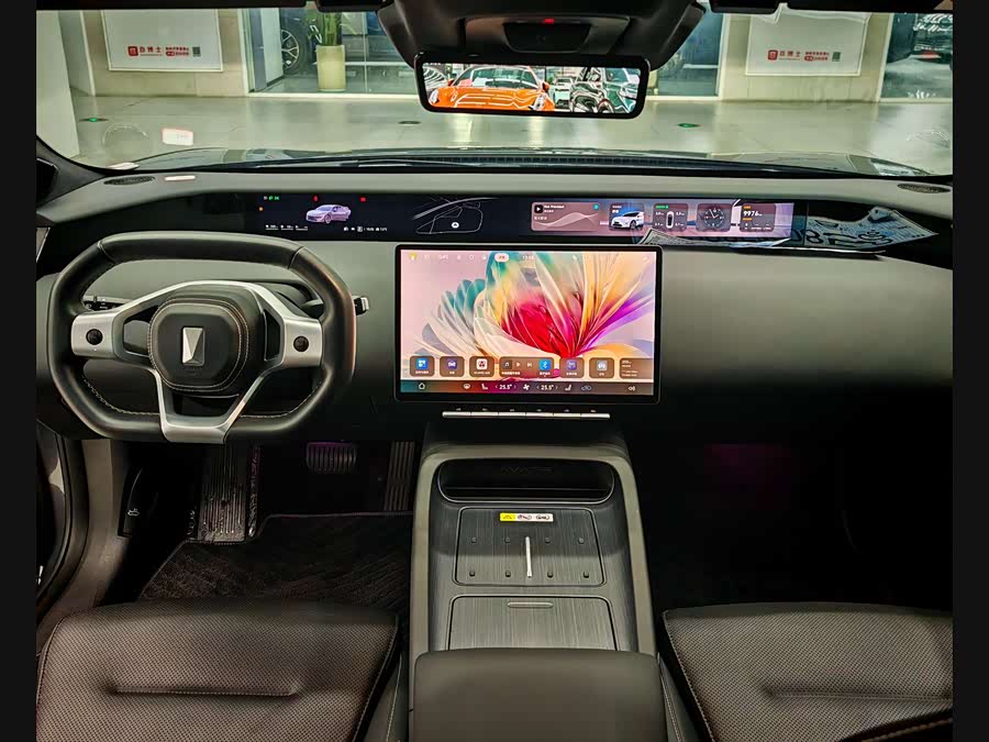 Avatr 12 2024 car image #13
