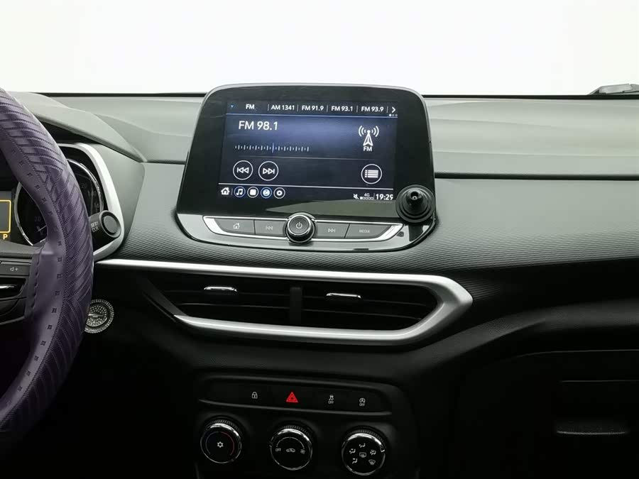 Chevrolet Tracker 2020 immagine di auto #13