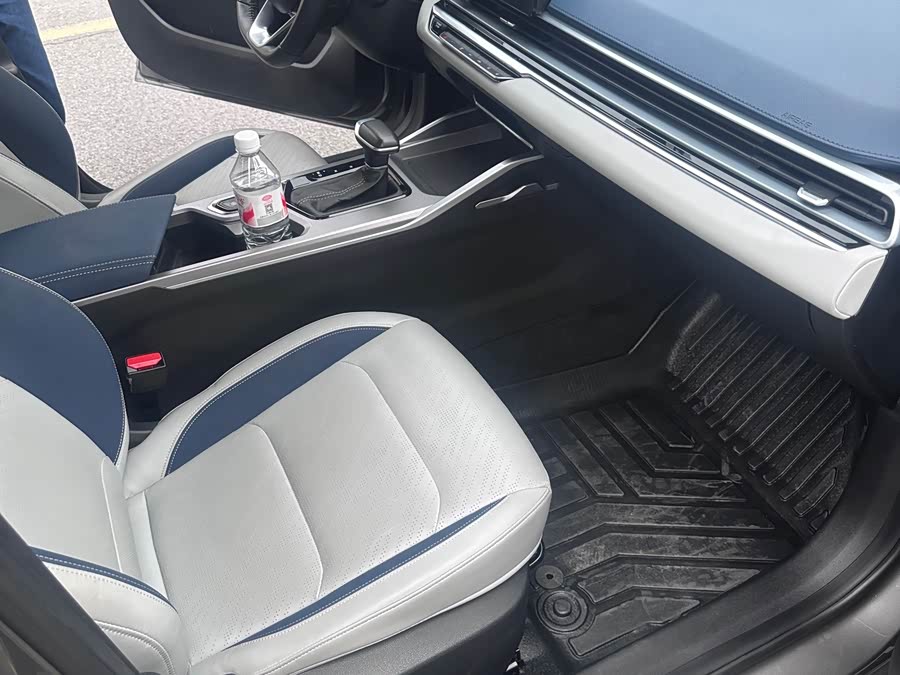 GEELY Emgrand 2022 car image #13