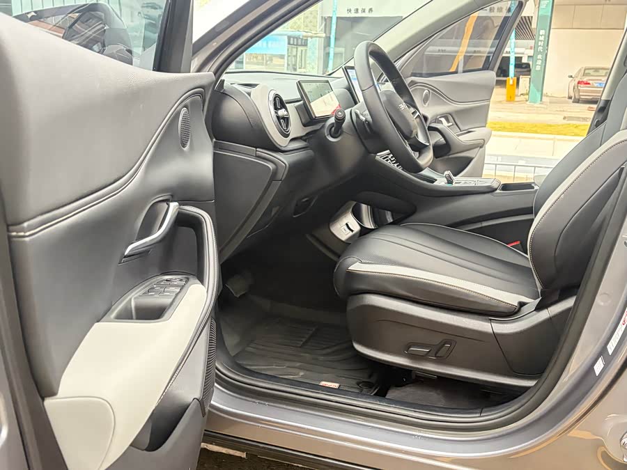 BYD Sea Lion 05 DM-i 2025 #13 BYD Sea Lion 05 DM-i 2025 car image #13